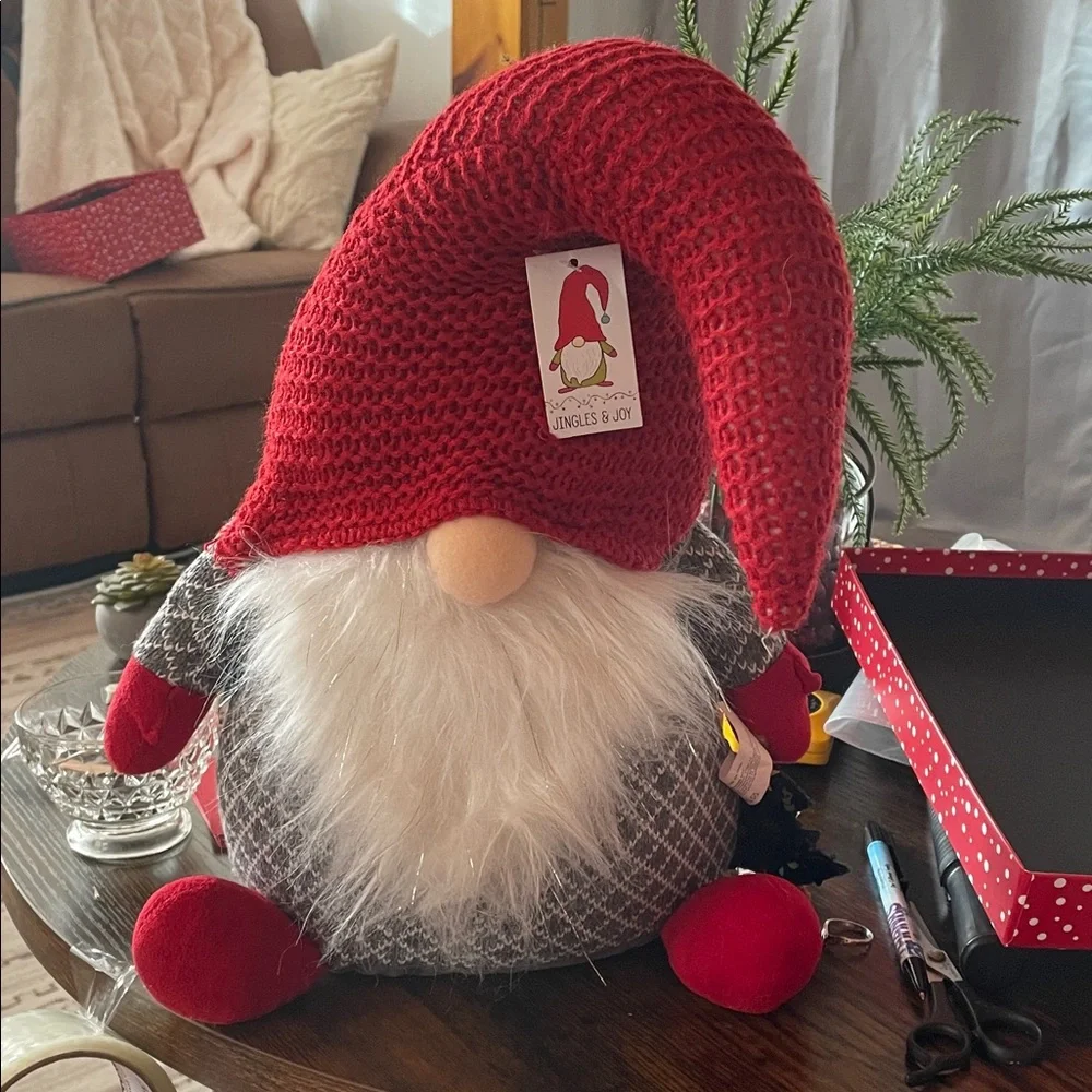 St Nicholas Square, Large Cable Knit Gnome, New